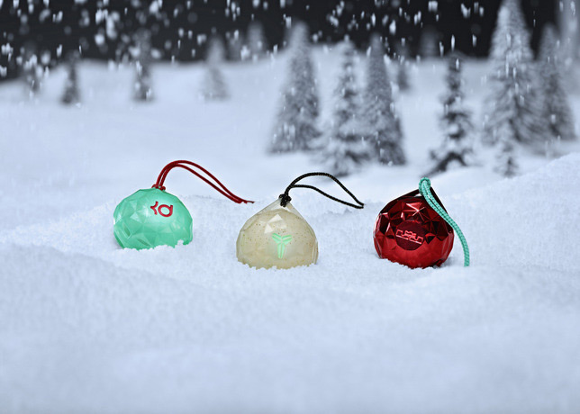 nike-christmas-sneaker-pack