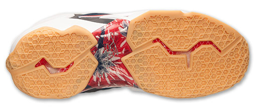 nike-lebron-11-independence-day-bottom-view