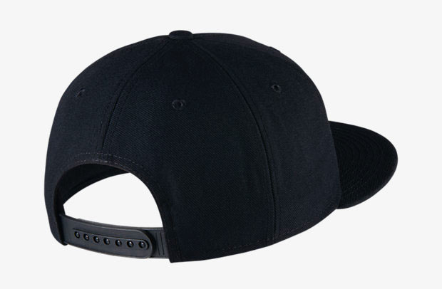 nike-kyrie-christmas-hat-back