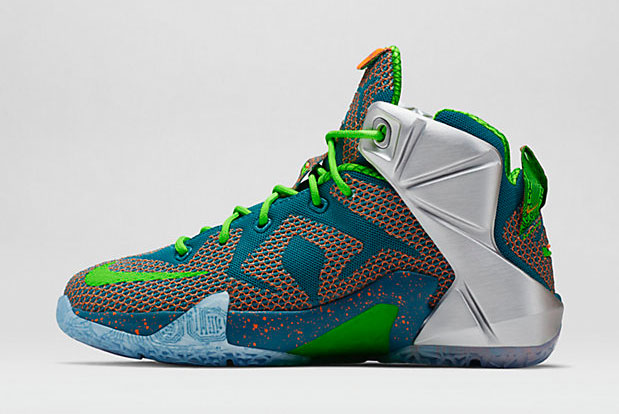 nike-lebron-12-trillion-dollar-man-kids-shoe-image-4