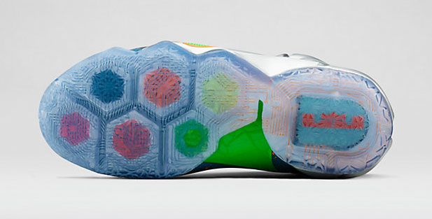 nike-lebron-12-trillion-dollar-man-kids-shoe-image-6