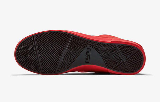 nike-lebron-12-lifestyle-challenge-red-image-5