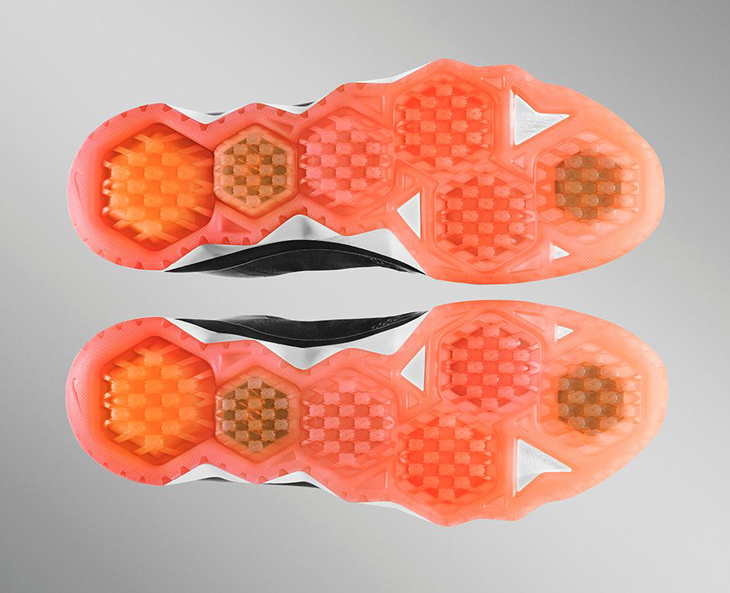 nike-cj3-flyweave-trainer-georhia-peach-5