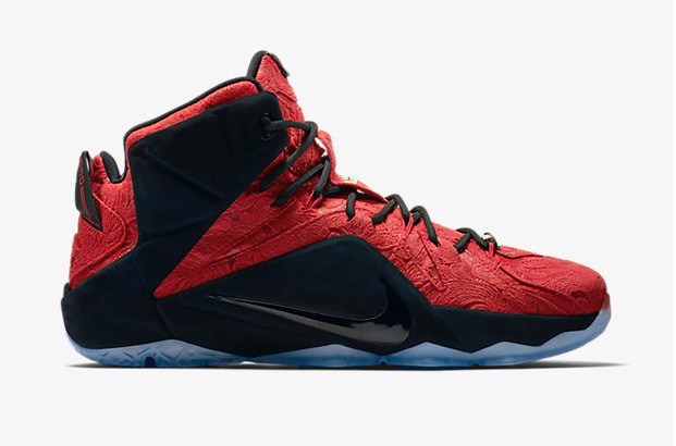 nike-lebron-12-kings-cloak-2