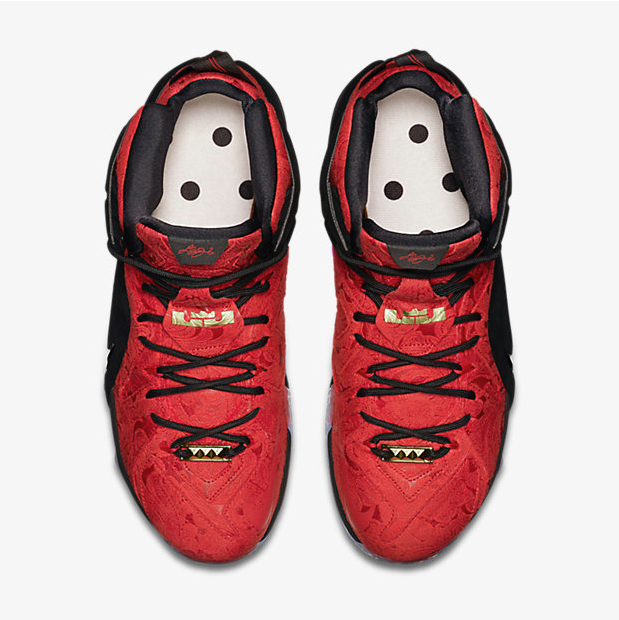 nike-lebron-12-kings-cloak-4