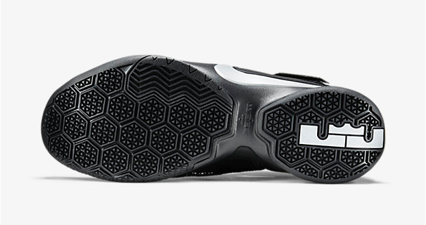 nike-lebron-soldier-9-black-silver-image-6