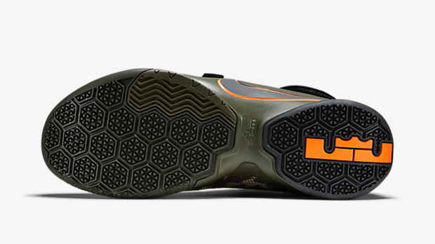 nike-lebron-soldier-9-dunkman-camo-5