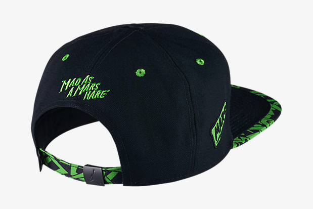 air-jordan-7-marvin-the-martian-hat-black-2