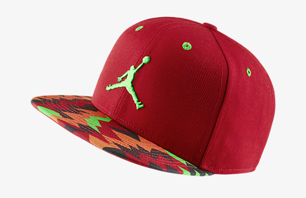 air-jordan-7-marvin-the-martian-hat-red-1