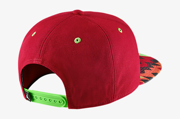 air-jordan-7-marvin-the-martian-hat-red-2