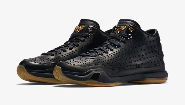 kobe 10 mid ext black metallic gold