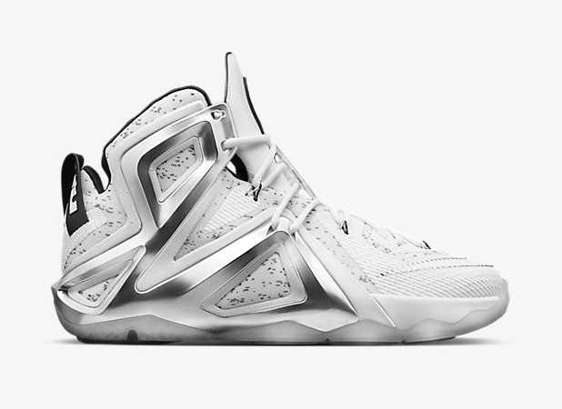 nike-lebron-12-elite-x-pigalle-3