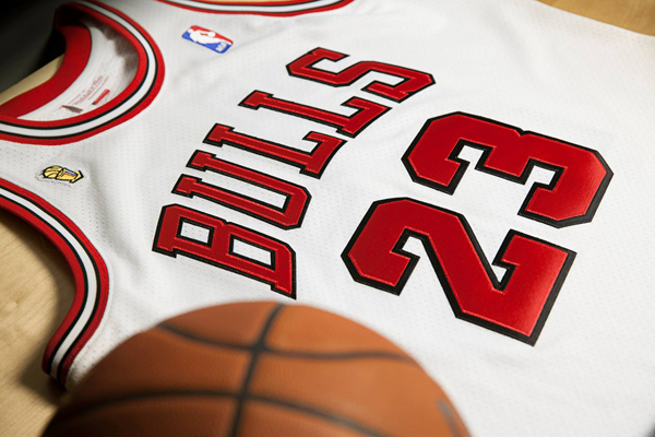michael-jordan-72-10-chicago-bulls-jersey-6