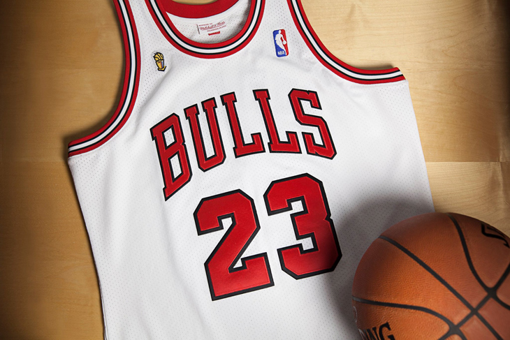 michael-jordan-bulls-72-10-jersey-1