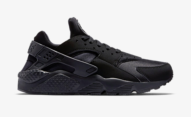 nike-air-huarache-triple-black-3