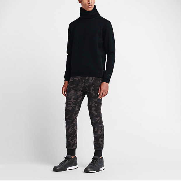 nike-tech-fleece-funnel-sweatshirt-black-1