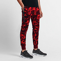 tech fleece camo red