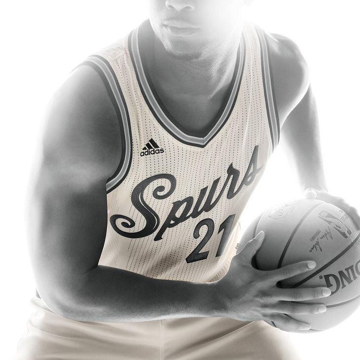 spurs-2015-christmas-day-uniform