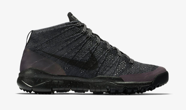 nike-flyknit-chukka-sneakerboot-black-2
