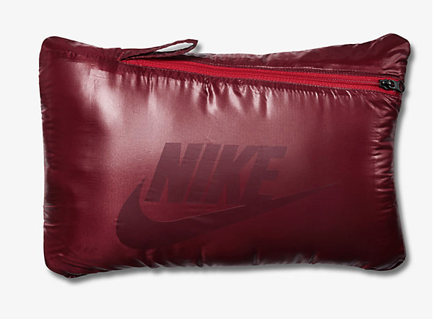 nike-guild-550-jacket-red-storage-bag