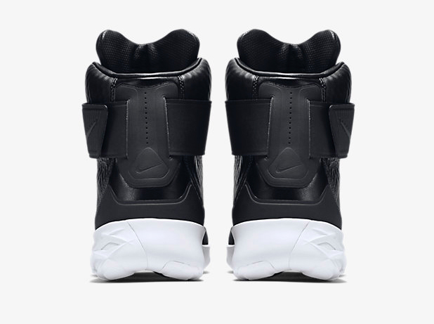 nike-swoosh-hunter-black-white-4