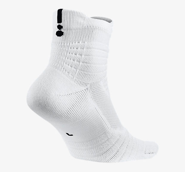 nike-kobe-11-draft-day-socks-2