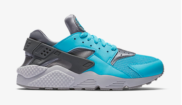 nike-air-huarache-beta-blue
