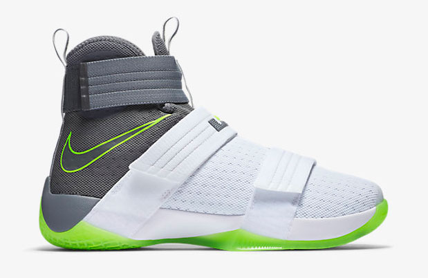 nike-lebron-soldier-10-dunkman-2