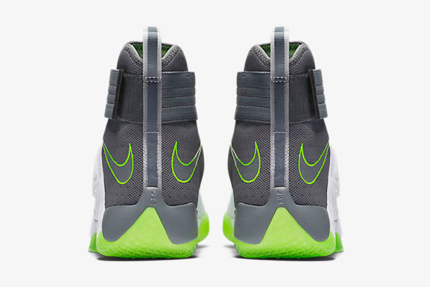 nike-lebron-soldier-10-dunkman-5