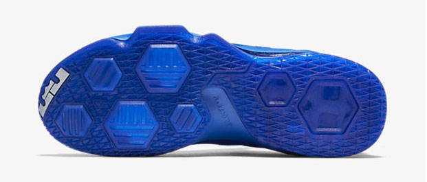 nike-lebron-13-low-game-royal-5