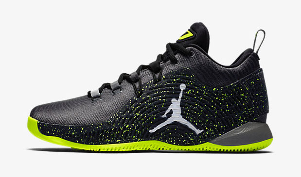 jordan-cp3-x-black-volt-2
