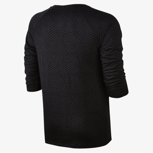 nike-kobe-11-grinch-shirt-back