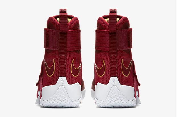 nike-lebron-soldier-10-christ-the-king-5