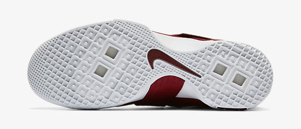 nike-lebron-soldier-10-christ-the-king-6