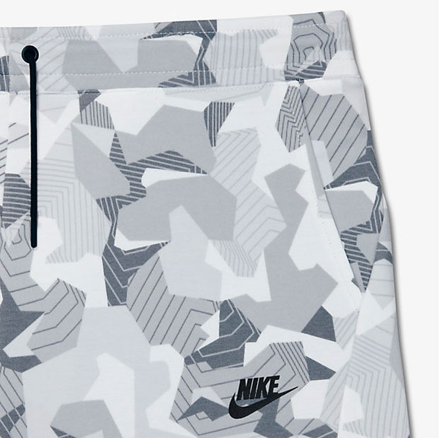 nike sportswear graphic joggers