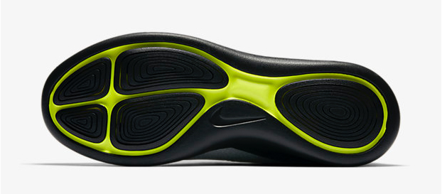 nike-lunarcharge-volt-air-max-95-6