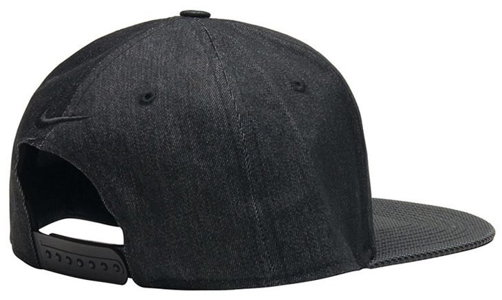 nike-air-foamposite-pro-hat-black-2