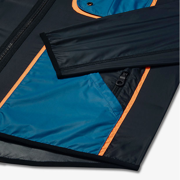 nike-international-windrunner-jacket-black-blue-4