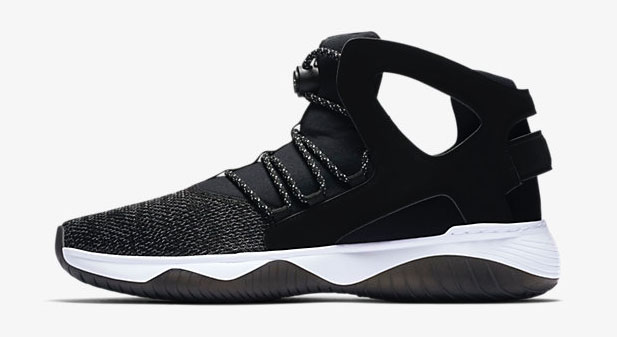 nike-air-flight-huarache-ultra-black-2