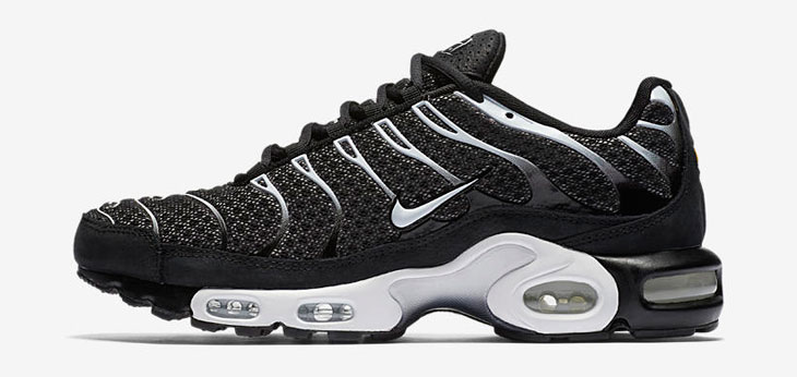 nikelab-air-max-plus-black-white-2