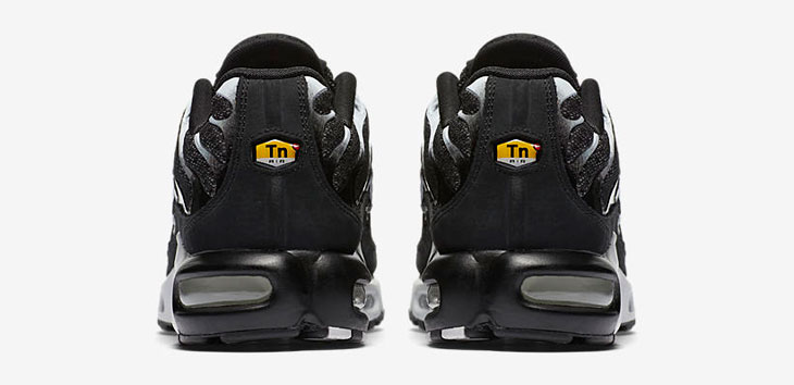 nikelab-air-max-plus-black-white-3
