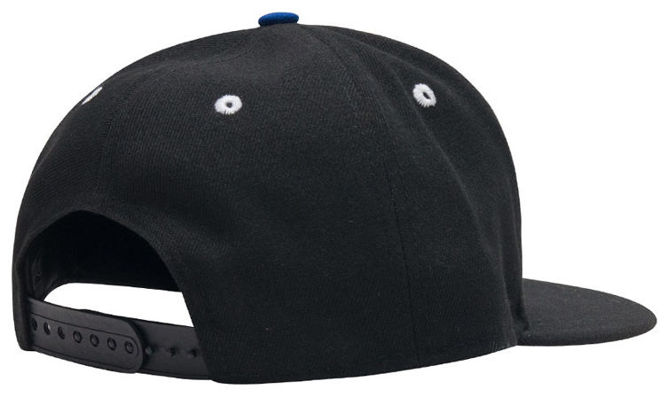 air-jordan-4-alertnate-motorsports-chicago-blackhawks-hat-2