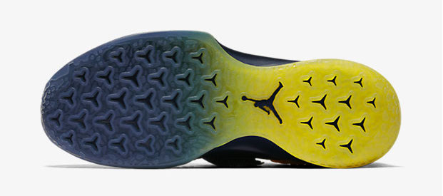jordan-trainer-2-flyknit-michigan-wolverines-6