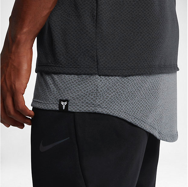 nike-kobe-shirt-black-gold-4