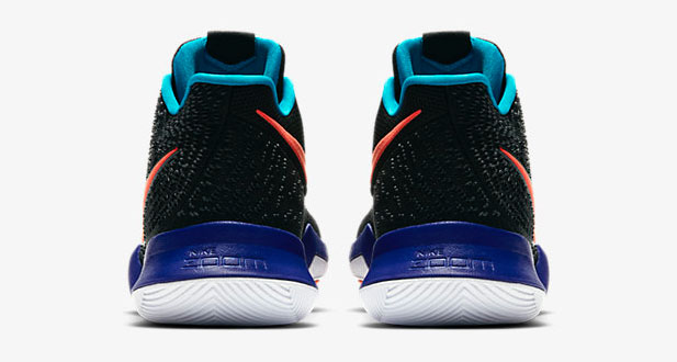 nike-kyrie-3-kyrache-light-4