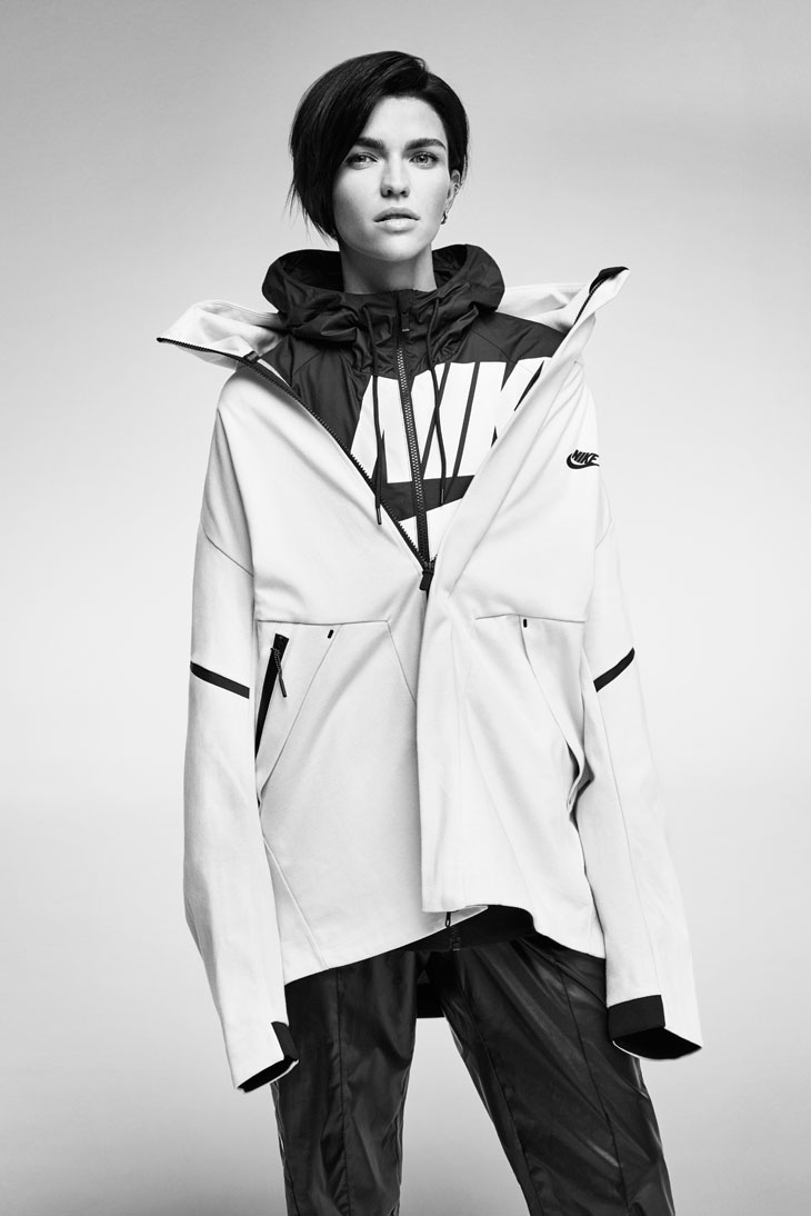 nike-tech-fleece-womens-clothing-fall-2017-2