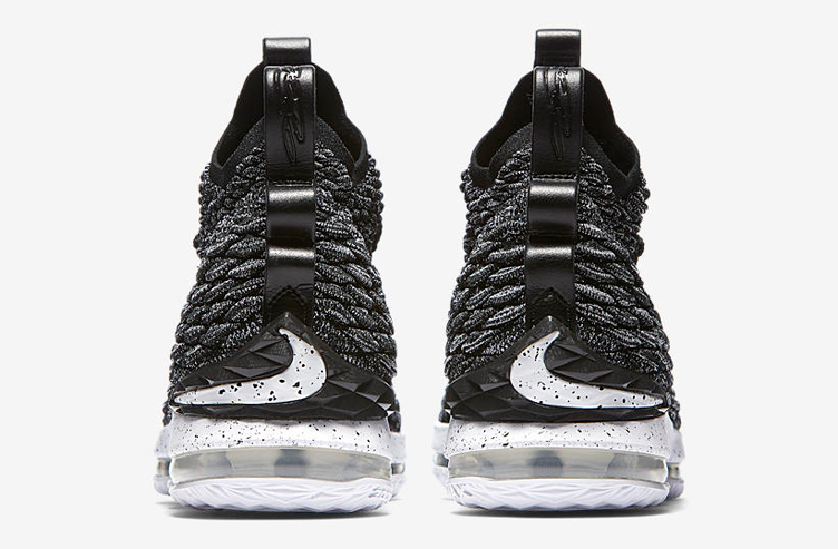 nike-lebron-15-ashes-4