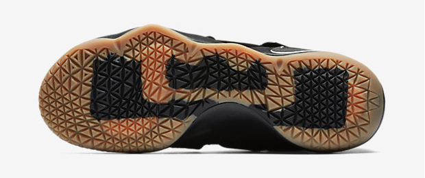 nike-lebron-soldier-11-black-gum-5