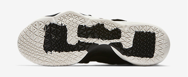 nike-lebron-soldier-11-black-sail-6