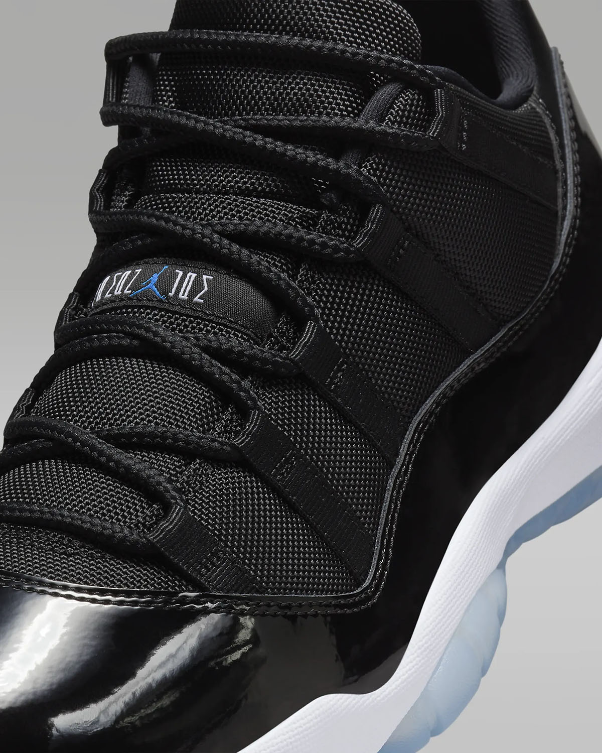 Air-Jordan-11-Low-Space-Jam-7